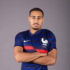 Mais il semble que le sélectionneur des bleuets doive revoir sa liste. L Equipe De France Espoirs Va Enfin Jouer Avec Les Nouveaux Maillots Nike