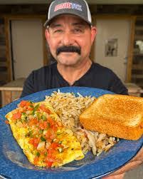 Janie Rivas's Instagram, Twitter & Facebook