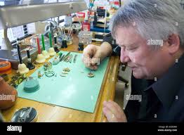 Master watchmaker Banque de photographies et d'images à haute résolution