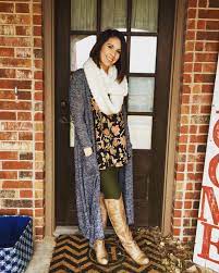 Lularoe Perfect T Leggings And A Sarah Outfits With Leggings Lula Roe Outfits Lularoe Outfits Leggings