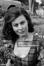 317 Magali Noel During Photos & High Res Pictures