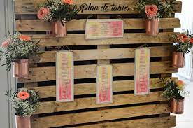 Diy Plan De Table En Palette Et Boites De Conserves Cuivrees Mariage Champetre Mariage Champetre Plan De Table Table Palette