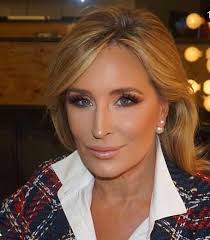 A little glow, a little glam… it must be Saturday ❤️✨  #WeekendMood#SaturdayVibes#SonjaMorgan