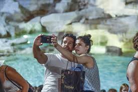 Explore whether alexandra daddario is dating boyfriend or married to husband. Alexandra Daddario And Brendan Wallace Out For Dinner At Pierluigi In Rome 23 Gotceleb