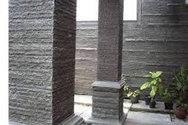 Desain eksterior tiang teras minimalis dari beberapa bahan material seperti batu alam, kayu parkit, besi, dan baja ringan. Membuat Pilar Teras Rumah Bukan Sekadar Ornamen Ini Beberapa Pilihannya