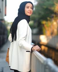 Check spelling or type a new query. 10 Cara Memakai Jilbab Segi Empat Yang Modis