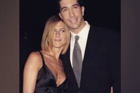 Me when i heard that david schwimmer and jennifer aniston are rumoured to be dating pic.twitter.com/5seqdjaud4. Jennifer Aniston David Schwimmer Reveal About Their Crush