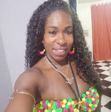 Mãe das águas serenas e das marés infinitas, hoje desperto e entrego a Ti o  meu primeiro pensamento. Que as ondas do Teu manto azul levem para longe  todo peso da noite