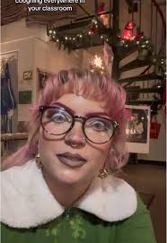 Buddy the Elf, whats your favorite color? #artteacher #dressupday  #moviecharacterday #buddytheelf #glamlite