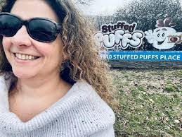 Cindy Mckeegan's Instagram, Twitter & Facebook