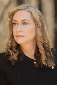 Elise Burke's Instagram, Twitter & Facebook