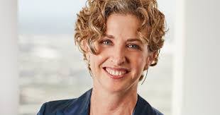 Shara Cohen's Instagram, Twitter & Facebook