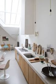 Cuisine Moderne Et Pratique 20 Bonnes Idees Cuisine Moderne Cuisine Beton Design D Interieur De Grenier
