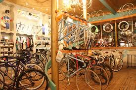 Want To Live In This Bike Shop Fiets Fietsen Racefiets