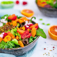 Green Kale Bowl Mit Orange Und Skyr Rezept In 2020 Gesunde Rezepte Rezepte Edamame Bohnen