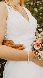 Hochzeitskleid, das kleid für die braut ~ brautkleider (hochzeitskleider) und hochzeitsmode (brautmode) für trauung und hochzeit. Hochzeitskleider Damen Hochzeitsmode Willhaben