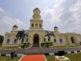 Johor bahru (also johor baru or johore baharu, but universally called jb) is the state capital of johor in southern peninsular malaysia, just across sultan abu bakar royal palace museum was once the premier tourist attraction but has been closed for some years (as at end september 2014). Masjid Sultan Abu Bakar