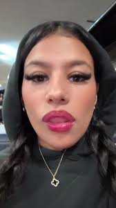 Exploring the Style of Holly Hennessey