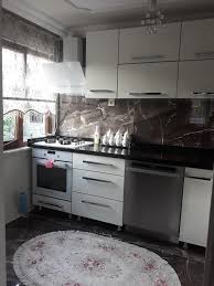 Mutfak tezgahı seçiminde bulunurken kalınlık ve incelik kontrol edilmelidir. Tezgah Arasi Granit Uygulamasi Yazicilar Yapi Market Facebook