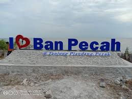 Ban pecah yang terletak di tanjung piandang ini merupakan salah satu destinasi popular bagi kaki pancing dan juga lokasi menarik jurugambar perkahwinan kerana pemandangan laut yang sangat cantik terutamanya sewaktu matahari terbenam. Tourism Malaysia Perak I Love Ban Pecah Tanjung Piandang Perak Kredit Gambar Encik Kamal Sufyan Facebook