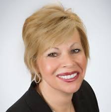 Marie Dinsmore's Instagram, Twitter & Facebook