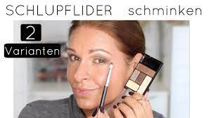 Frau hält schminkpalette in der hand. Schlupflider Richtig Schminken Tipps Tricks Monolid Zwei Varianten Zum Nachmachen Mamacobeauty Youtube