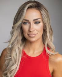 Model: https://www.instagram.com/annavenice