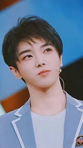 15 nam thần Cbiz richkid thứ thiệt: Trần Vỹ Đình phú nhị đại, Lộc Hàm thiếu  gia Bắc Kinh vẫn kém trùm cuối xuất thân hoàng gia