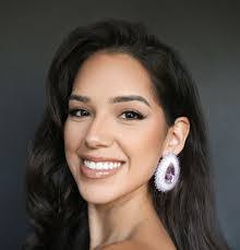 Megan Penney's Instagram, Twitter & Facebook