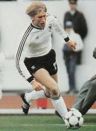 Uwe Rahn Of Borussia Moenchengladbach West Germany In 1984 Fotos De Futbol Futbol Camisetas