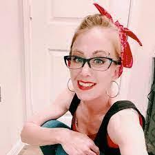 Brandi Trout's Instagram, Twitter & Facebook