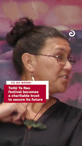 The late Sir Hector Busby is being acknowledged by a group of his proteges  who have carved a Māori canoe in America to be dedicated in his memory. The  Māori recreational canoe