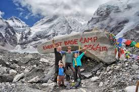 Aberdeen Family On Lockdown In Nepal Make It To Mount Everest Base Camp After Four Months In The Mountains The Scotsman