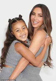 Kim kardashian's daughter 'wrote on' a table with a sharpie — but kanye west called it 'art'. Kim Kardashian S Daughter North West Has Been Invited To The Bob Ross Experience Aktuelle Boulevard Nachrichten Und Fotogalerien Zu Stars Sternchen