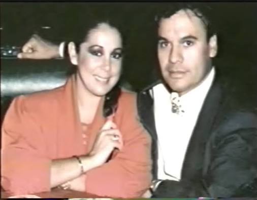 Una hermosa fotografía de Isabel Pantoja con Juan Gabriel ❤️ #JuanGabriel #IsabelPantoja