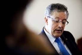 Antes de ser presidente de câmara, almeida henriques passou pelo governo de pedro de passos coelho de quem foi secretário de estado ajunto da antes tinha sido deputado na assembleia da república (de 2002 a 2011) e presidente da associação industrial da região de viseu (de 1994 a. Gz9ugiqebn8g M