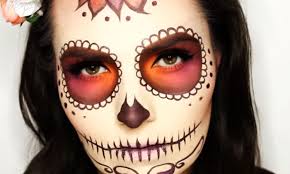 Para un buen maquillaje de catrina mexicana necesitaremos algunos componentes básicos para garantizar el buen trabajo. Maquillaje De Catrina Paso A Paso