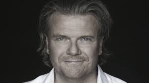 Tafel van Tig met muziek in Oldskoel