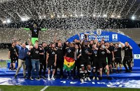 Νέος πρόεδρος ο θανάσης χατζόπουλος. Olympiakos Paok H Xrysh 5etia Toy Dikefaloy Exei Allo Ena Kypello Contra Gr
