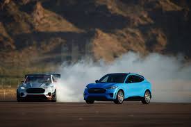 Maybe you would like to learn more about one of these? Ford Mustang Mach E 1400 Voll Elektrische Strassen Rakete Fur Den Einsatz Im Rennsport