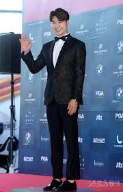 친형과 소송 중인 개그맨 박수홍 측이 입장을 밝혔다. 1utmn3bfxu0e1m
