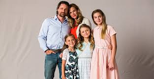 Watch miracles from heaven on 123movies: Life S Full Of Miracles From Heaven An Interview With Actor Martin Henderson Hope 103 2