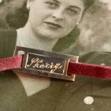 Bob O Link Charm Sherry