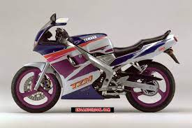 Baik yamaha tzm 150 maupun honda nsr 150 sama sama lebih punya taste deh… tidak salah kalau kedua motor ini disebut juga dengan kolektor items… sekarang ini cukup sulit mendapatkan yamaha tzm 150 dengan kondisi yang masih kinyis kinyis seperti pada foto di atas… Yamaha Tzm 150 1999 Moto Bike Yamaha Motorcycle