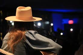 Anchor Bytes is BACK & just in time for the holidays!🎄🎊 Catch up with  Taylor and Lindsey