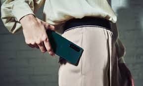 Sony has announced its third generation of xperia 1 and xperia 5 flagships but stayed silent on the pricing and availability. Ue4e N Jf5inwm