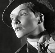The 1901 discovery of oil at spindletop, near beaumont, texas, marked the birth of the modern petroleum industry, and drew hughes' father, howard sr., a. Katharine Hepburn Unkomplizierter Hollywood Star Welt