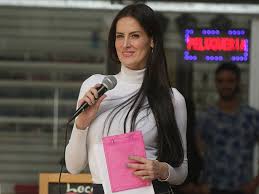 A diario «la leona» adriana barrientos cautiva a sus seguidores de instagram con sus sensuales fotografías, varias de ellas mostrando su anatomía en bikini. Adriana Barrientos Ataco A Leandro Penna Es Un Mantenido