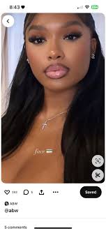 Who can do glow in the dark nails tomorrow?