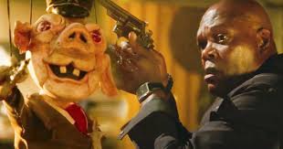 Este doblaje pertenece al corte del director. Los Primeros Dos Clips En Espiral Le Piden A Samuel L Jackson Que Juegue Un Juego Contra Una Marioneta Espeluznante Saw Seriestation